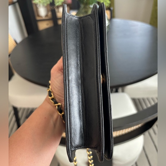 CHANEL Black Lambskin Full Flap Shoulder Bag - Picture 5 of 17